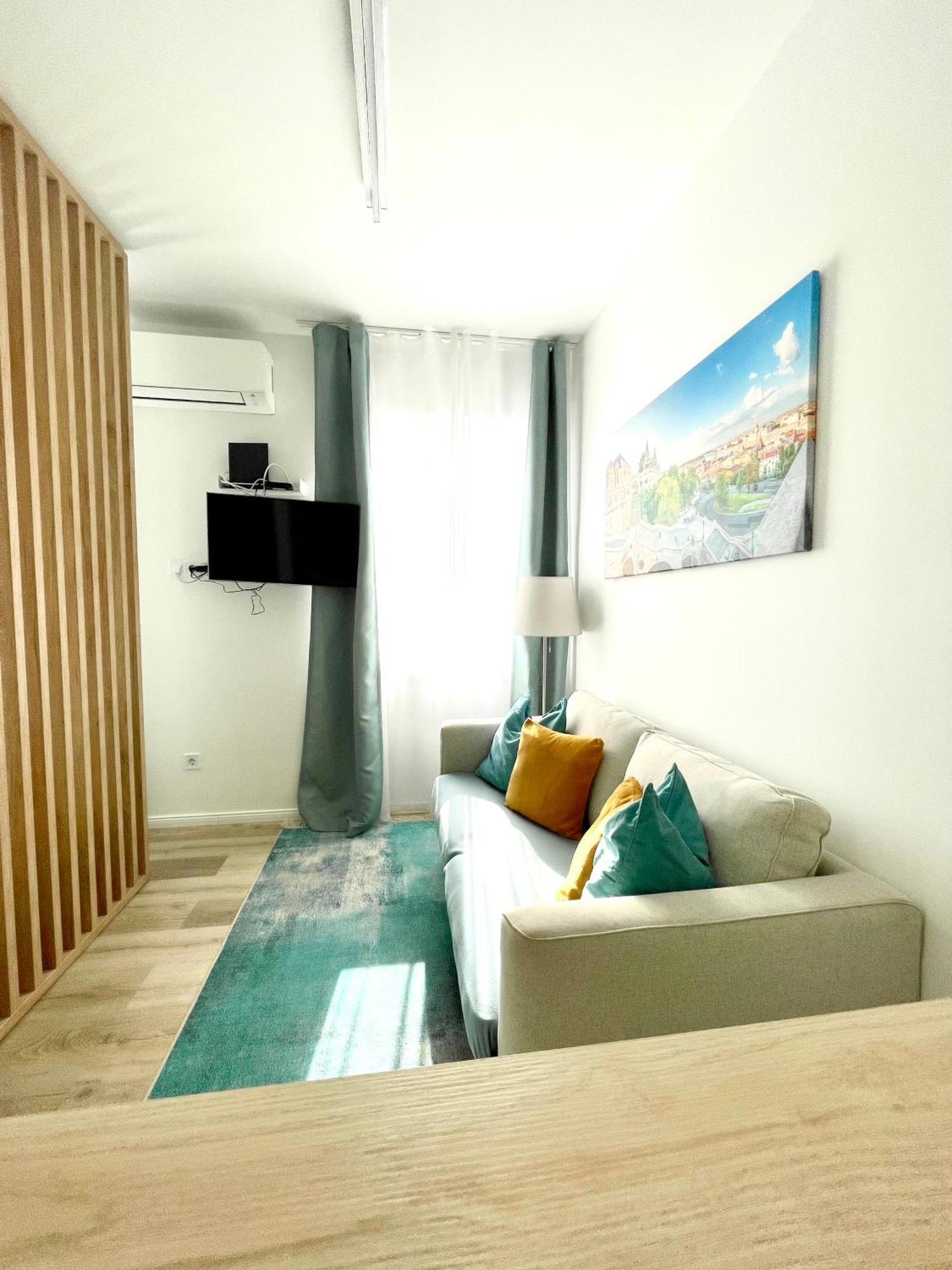 Margaret Next To The Lukacs With Panorama Danube Apartamento Budapeste
